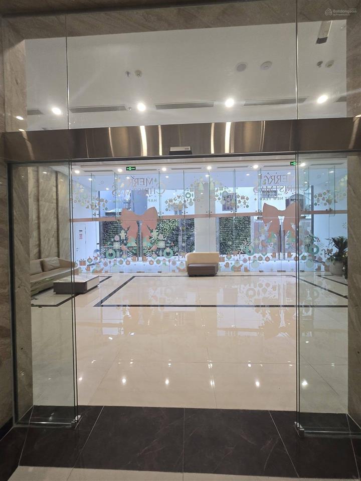 Căn góc! rox center  90 đường láng 46m2, 2pnkk, tòa mới, dịch vụ đầy đủ, view đẹp, có slot ô tô.