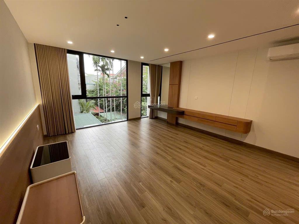 Chính chủ cần gửi bán nhà mới xây 7 tầng 60m2, ngõ thông, có thang máy. giá 16.8 tỷ gần hồ tây