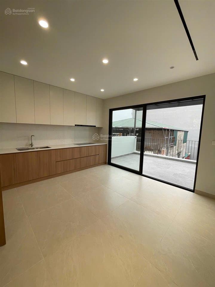Chính chủ cần gửi bán nhà mới xây 7 tầng 60m2, ngõ thông, có thang máy. giá 16.8 tỷ gần hồ tây