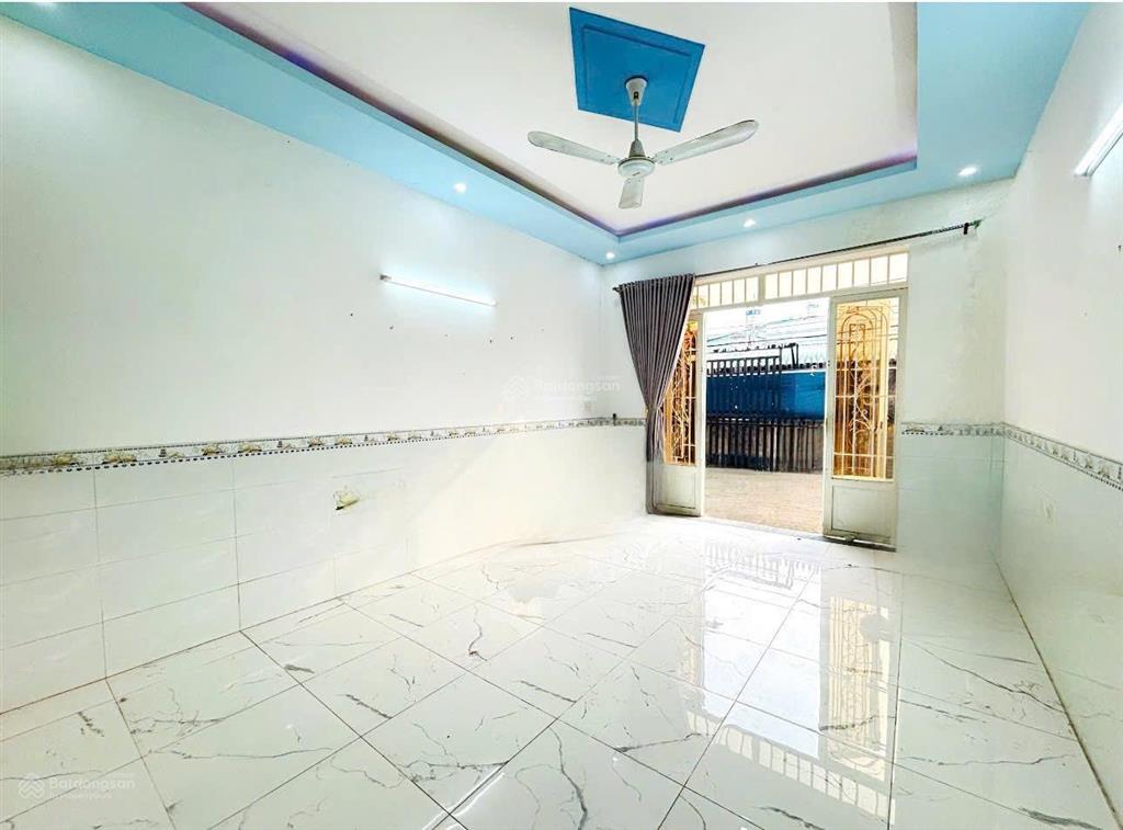 Bán nhà thị trấn hóc môn  283m2  cấp 4  hxt  chỉ 7,89 tỷ