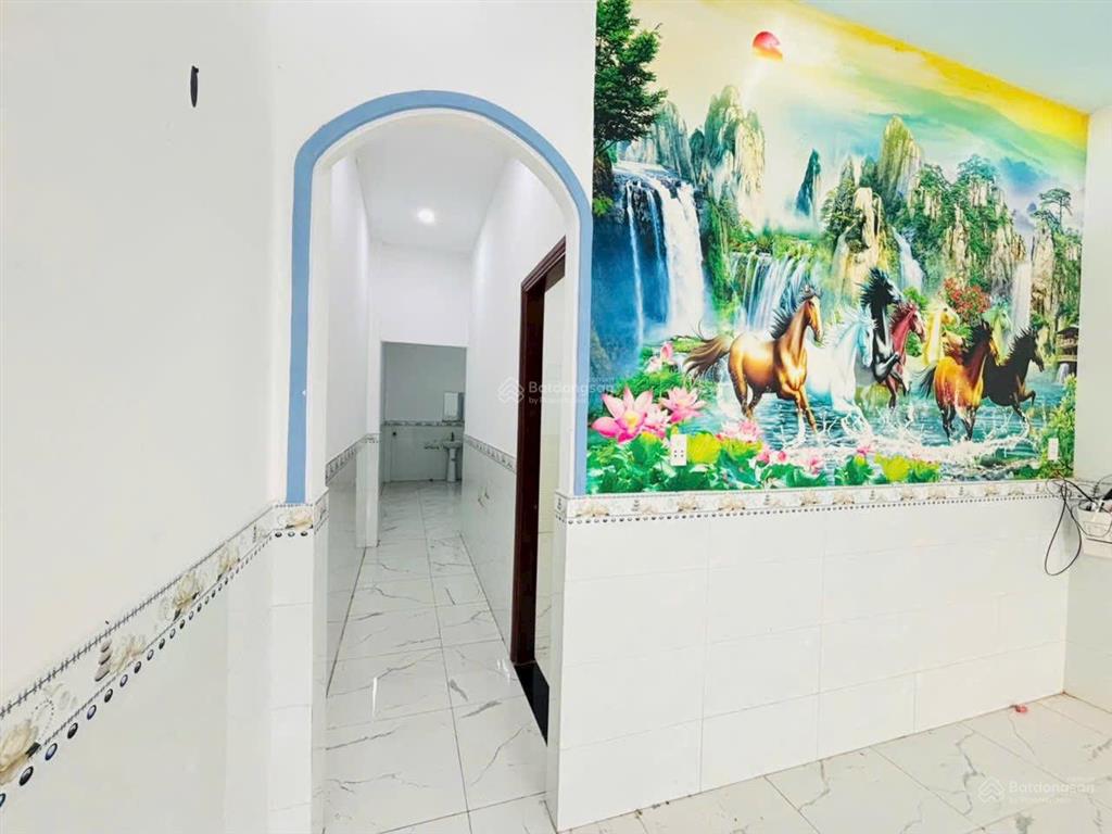 Bán nhà thị trấn hóc môn  283m2  cấp 4  hxt  chỉ 7,89 tỷ