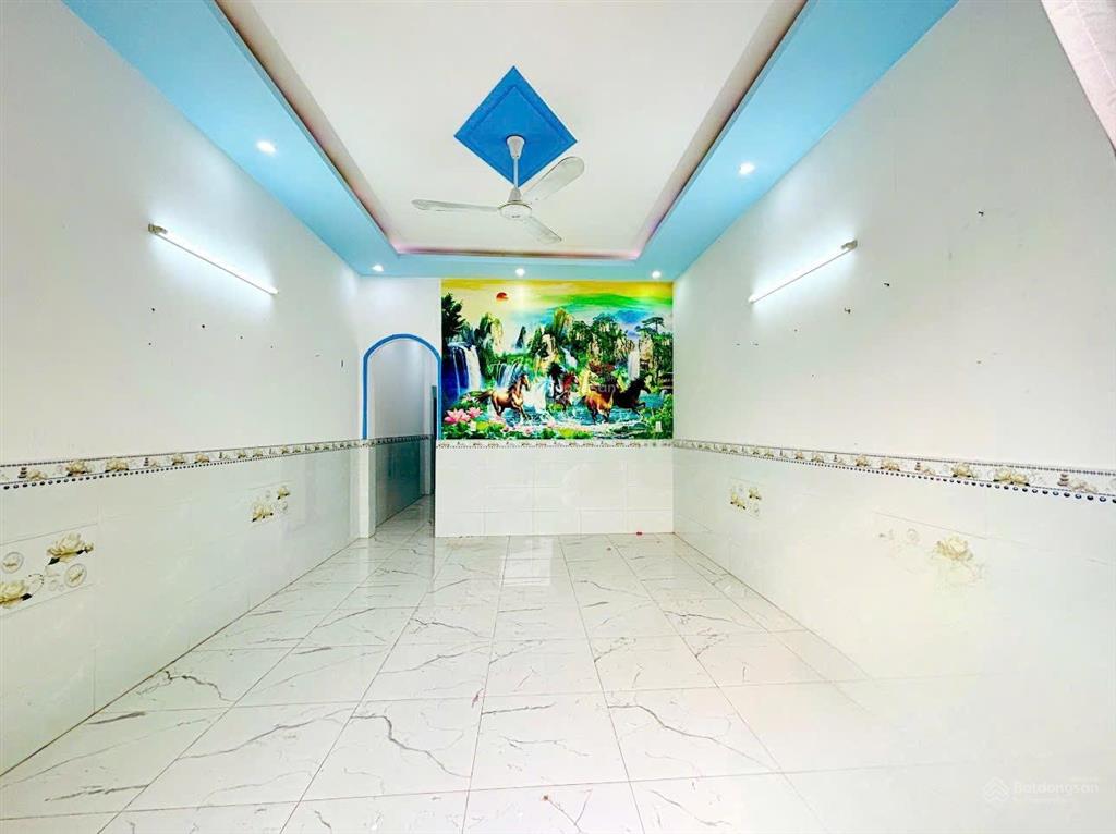 Bán nhà thị trấn hóc môn  283m2  cấp 4  hxt  chỉ 7,89 tỷ