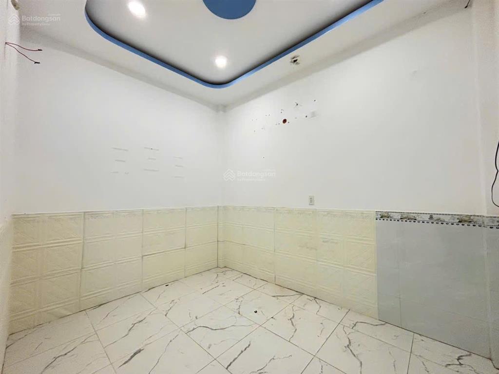 Bán nhà thị trấn hóc môn  283m2  cấp 4  hxt  chỉ 7,89 tỷ