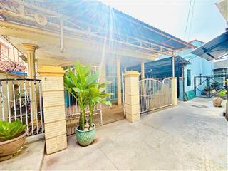 Bán nhà gần chợ hóc môn  172m2 (7.5 x 23 )  tầng  sát mặt tiền  chỉ 4,68tỷ.