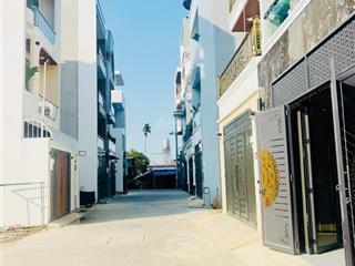 Nhà mới 4 tầng  92m2 ngang 7m hiếm ngay chợ đầu mối hóc môn dọn vào ở ngay!