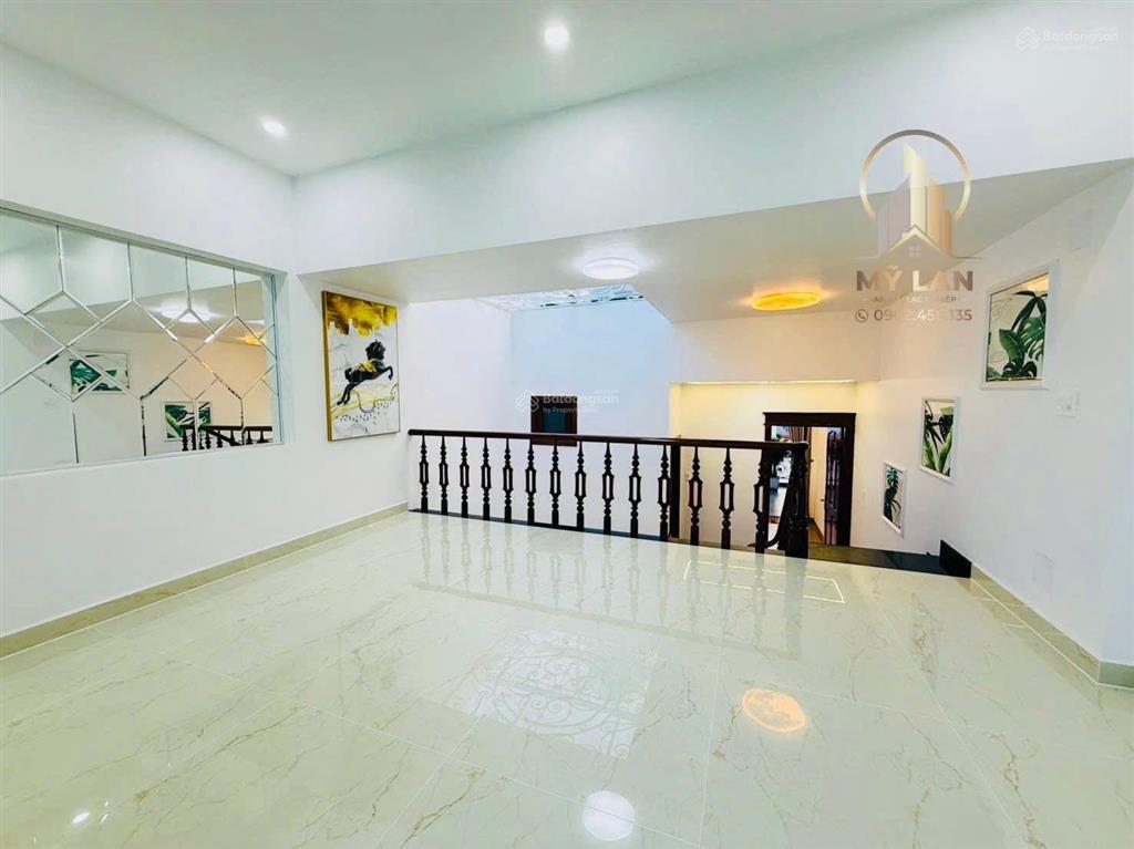 Nhà đẹp 2 mặt hẻm full nội thất cao cấp ở ngay dương thị mười q12