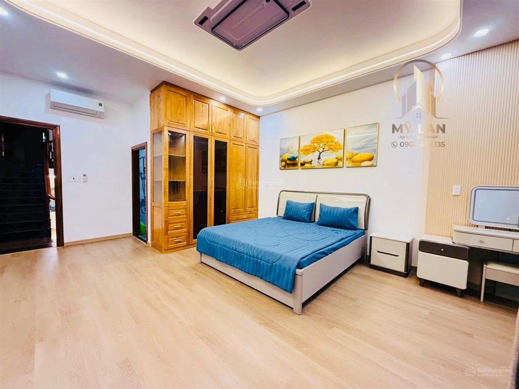 Nhà đẹp 2 mặt hẻm full nội thất cao cấp ở ngay dương thị mười q12