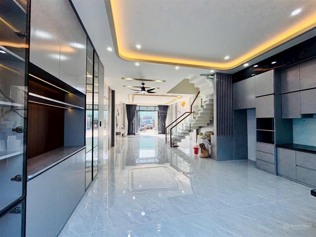 Nhà mới 102m2  4 tầng  khu phân lô đồng bộ ngay bà điểm, hóc môn giá chào 6,96 tỷ( tl)