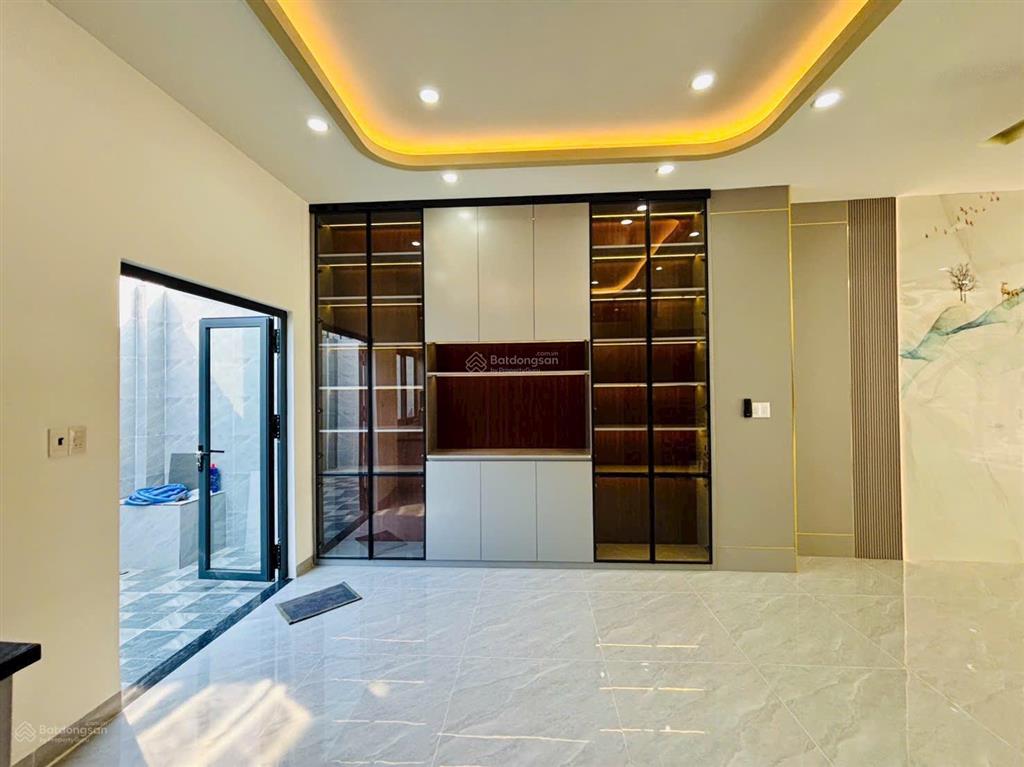 Nhà mới 102m2  4 tầng  khu phân lô đồng bộ ngay bà điểm, hóc môn giá chào 6,96 tỷ( tl)