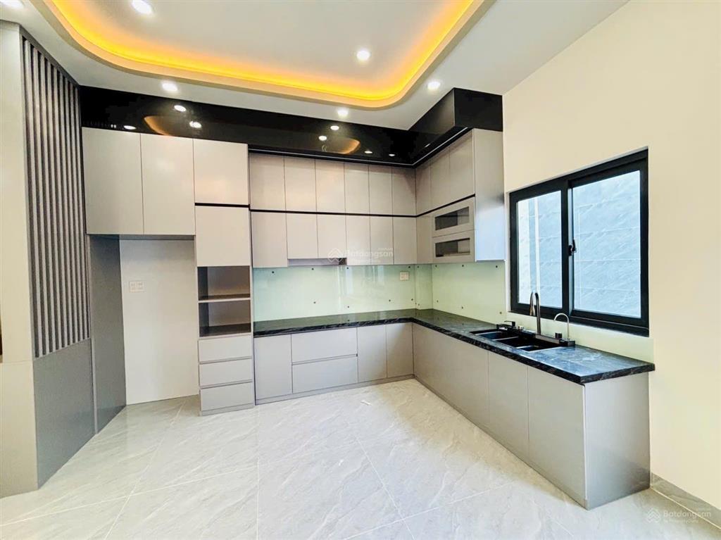 Nhà mới 102m2  4 tầng  khu phân lô đồng bộ ngay bà điểm, hóc môn giá chào 6,96 tỷ( tl)