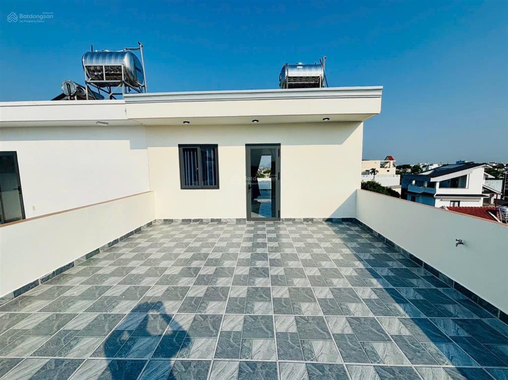 Nhà mới 102m2  4 tầng  khu phân lô đồng bộ ngay bà điểm, hóc môn giá chào 6,96 tỷ( tl)