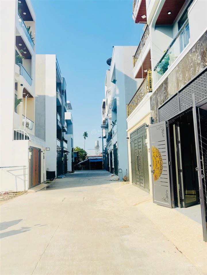 Nhà mới 102m2  4 tầng  khu phân lô đồng bộ ngay bà điểm, hóc môn giá chào 6,96 tỷ( tl)