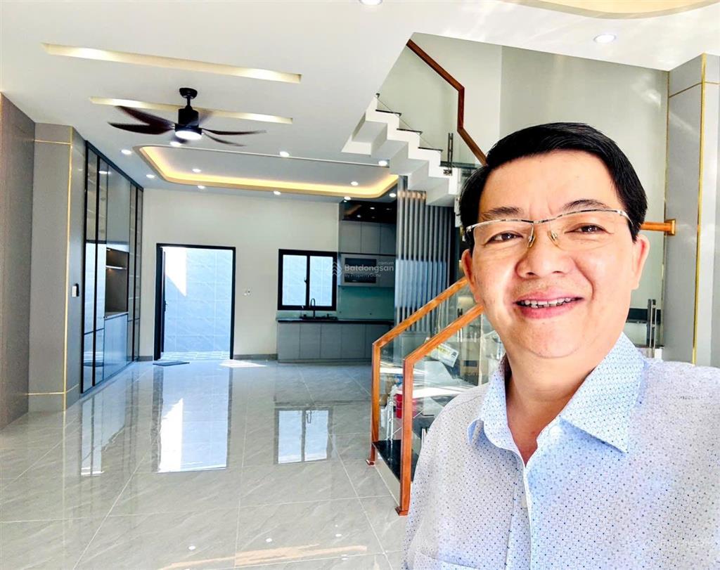 Nhà mới 102m2  4 tầng  khu phân lô đồng bộ ngay bà điểm, hóc môn giá chào 6,96 tỷ( tl)