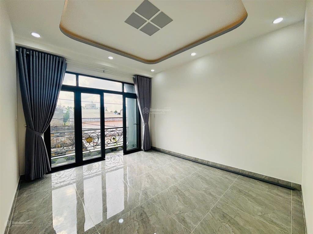 Bán nhà xuân thới đông, hóc môn  65m2 ( 5 x13)  2tầng  hxh  chỉ 5,15 tỷ.( thương lượng)