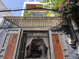 Nhà 3 tầng bốn phòng ngủ 4wc cách đường hùng toàn 100 m khu dân cư hiện hữu nhà mới xây chưa ở