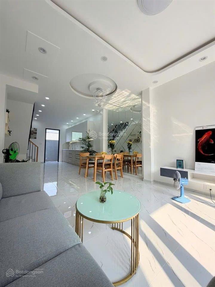 Nhà mới xây đẹp 1 trệt 2 lầu, 55m²  4pn 4wc p.log trường quận 9 giá tốt