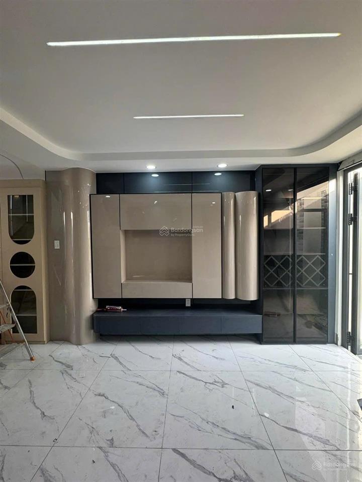 Nhà đẹp nhất q9 full nội thất cao cấp 1trệt3 lầu