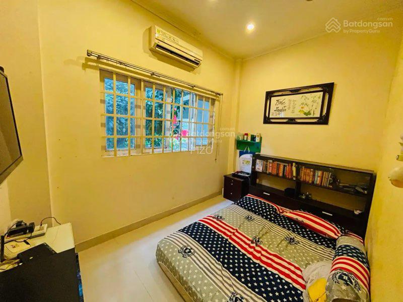 Hẻm ô tô 5m2 mặt tiềnnở hậu ở mạc đĩnh chi, q1. nhà cấp 4 tiện xây lại. khu dân trí. phù hợp ở.