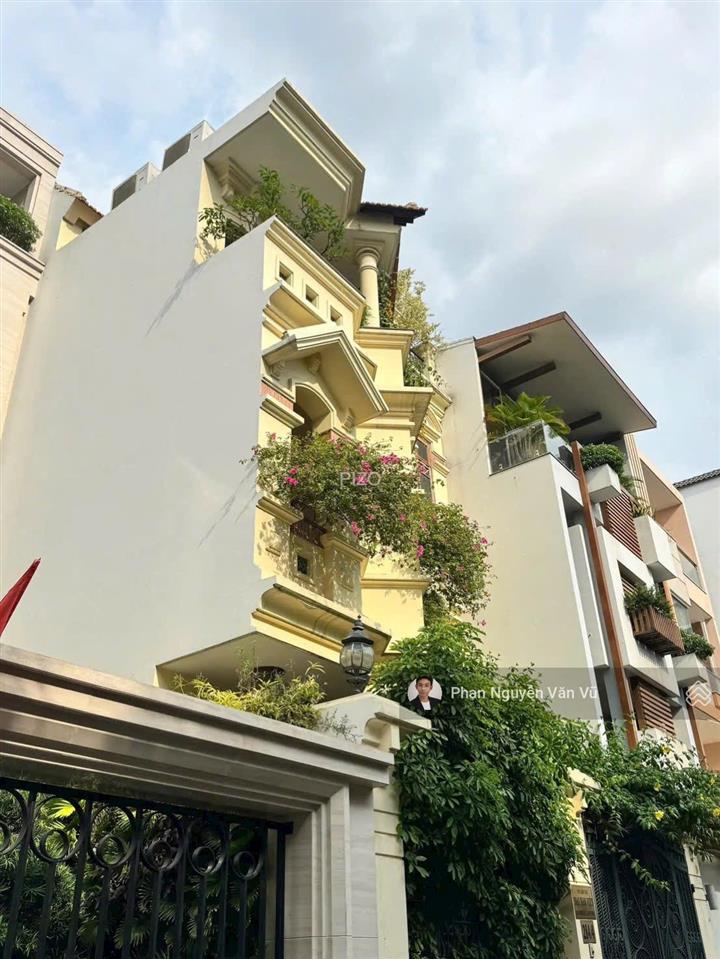 Nhà đẹp! hẻm ô tô khu phan xích long,p1,pn.(4x13m)4 tầng.dòng tiền 600tr/năm.chỉ 9,7 tỷ.097857870.
