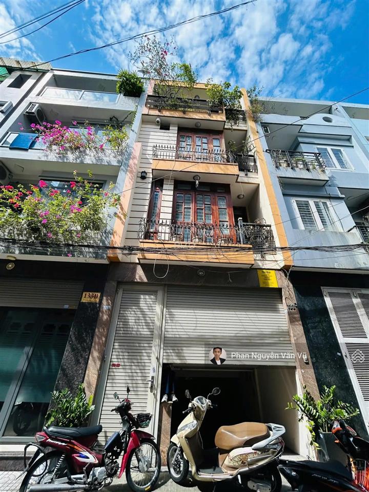 Cực hiếm! mặt tiền hoa lan, phú nhuận. (4x18m) nở hậu  4 tầng. có sân sau thoáng mát. chỉ 22,8 tỷ.