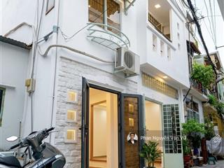 Đúng 1 căn! nhà trần khắc chân, quận 1. (6x10m) vuông  dt 240tr/năm. hợp ở & cho thuê. chỉ 9,5 tỷ.