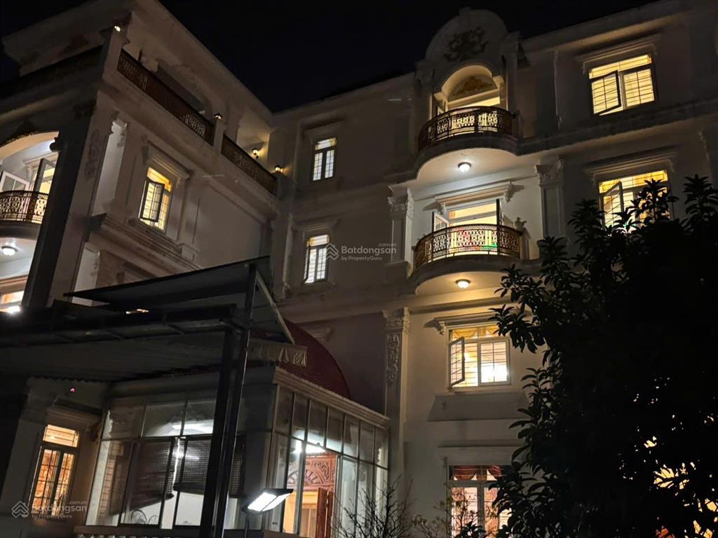 Siêu biệt thự sân vườn, diện tích 1234m2, đầy đủ công năng, hoàn thiện cao cấp