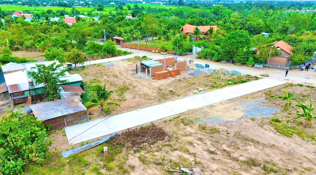 Chỉ hơn 900tr/lô đất full thổ cư 100m2 giá f0  giá tham khảo tốt trong khu vực diên an diên khánh