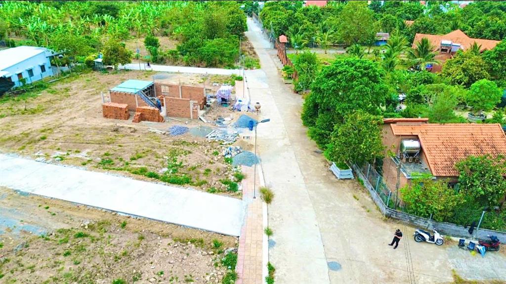 Chỉ hơn 900tr/lô đất full thổ cư 100m2 giá f0  giá tham khảo tốt trong khu vực diên an diên khánh