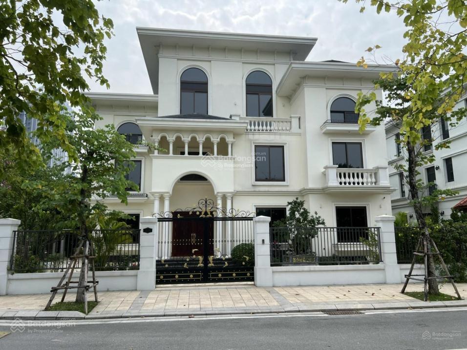 Liền kề vinhome green bay mễ trì. bán gấp 2 căn lk dãy thạch thảo 100m và 130m.