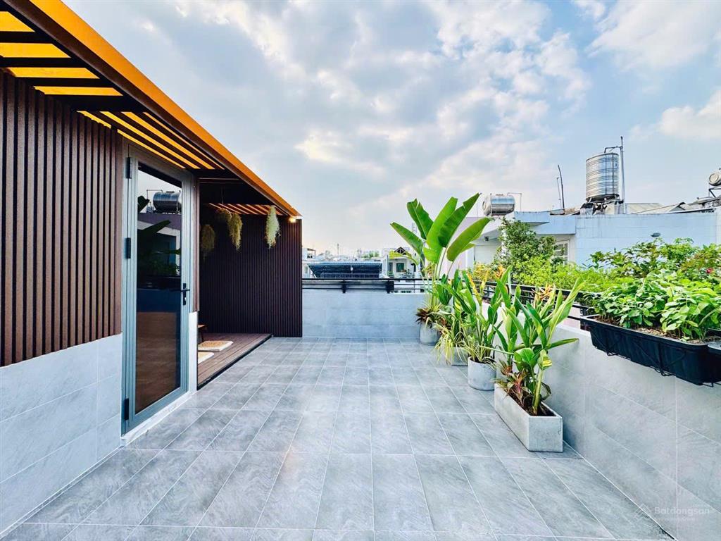 Ngang 6m hxh thích quảng đức phú nhuận 7,25 tỷ (6x6) 4 tầng nt cao cấp xách vali ở ngay 0984 518 ***