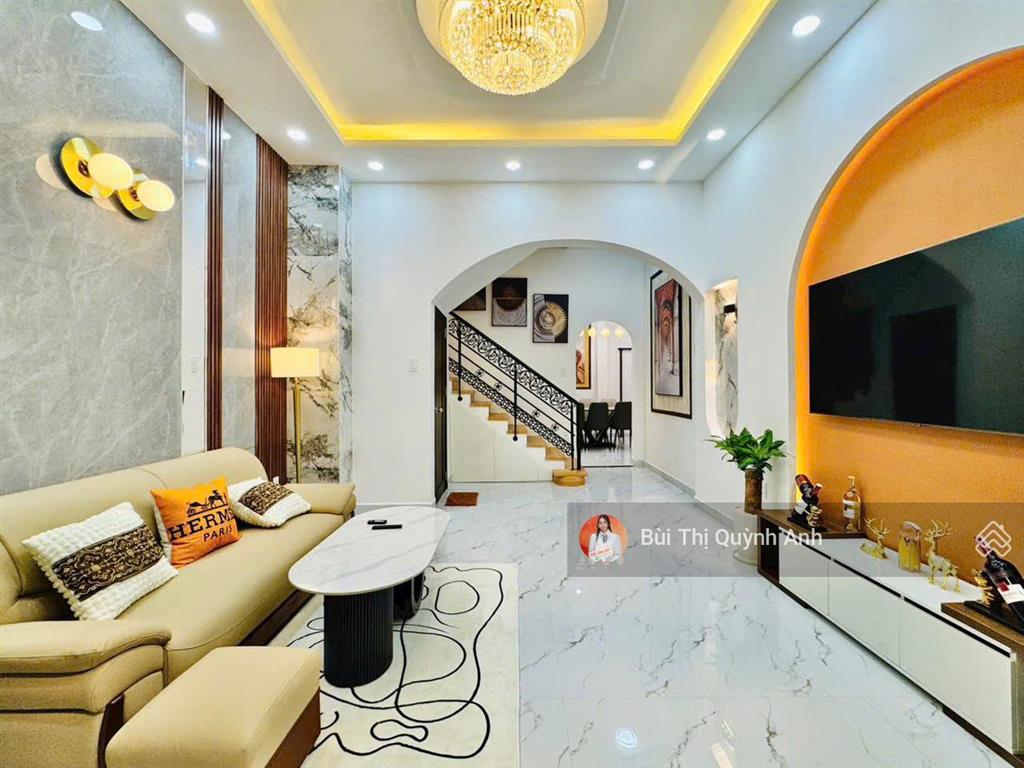 Nhà ngon nở hậu giá tốt 10,8 tỷtl hẻm 270 phan đình phùng  (4,3x11m) 4 tầng 52m2 ở ngay 0984 518 ***