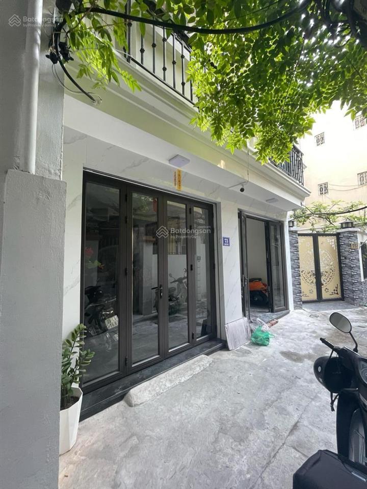 Nhà dân xây 37m2 tại bồ đề long biên, giá cực chất 8,5 tỷ có tl