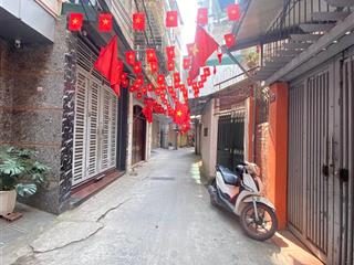 Giá đt ,53m mt 4,2 m ,ngõ thông vòng quanh, sau qh 1 nhà ra mp giá chào 8,5 tỷ