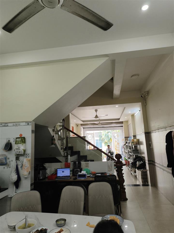 Bán nhà 3 tầng đường số 16 Linh Trung, Thủ Đức, TP HCM. DT  74m2, 4PN, SH, 9.2 tỷ -