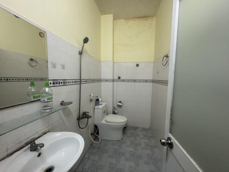 Bán nhà mặt phố, đường số 8, Hiệp Bình Phước, Thủ Đức, TP HCM. DT 80m2, 4PN, sổ hồng. Giá