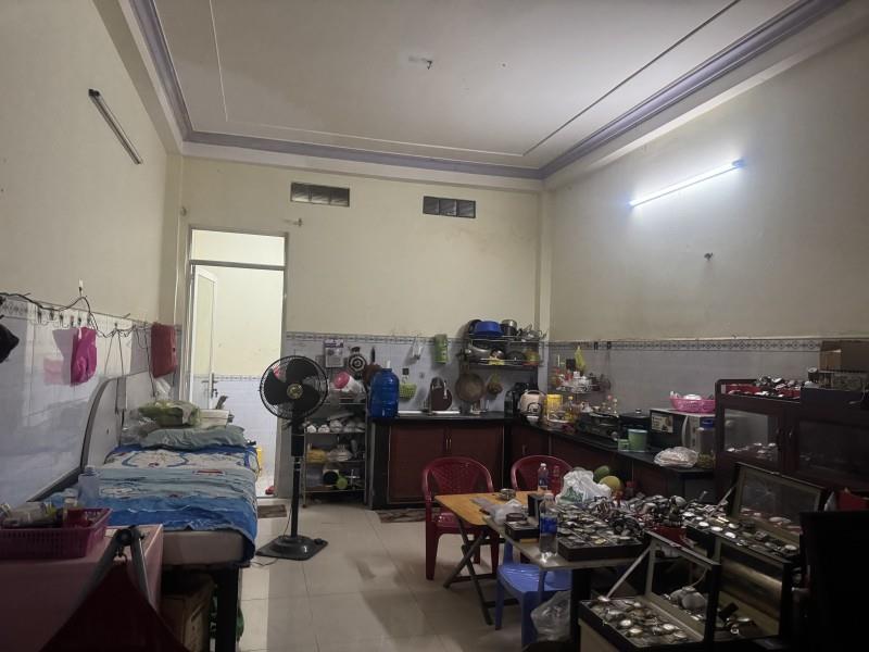 Bán nhà mặt phố, đường số 8, Hiệp Bình Phước, Thủ Đức, TP HCM. DT 80m2, 4PN, sổ hồng. Giá