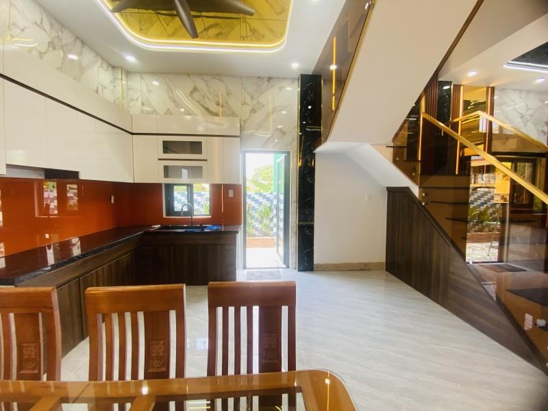 Bán nhà 4 tầng, Tỉnh lộ 43, Phường Bình Chiểu, Thủ Đức, TP HCM. DT 74 m2, SH. Giá 5,9 tỷ