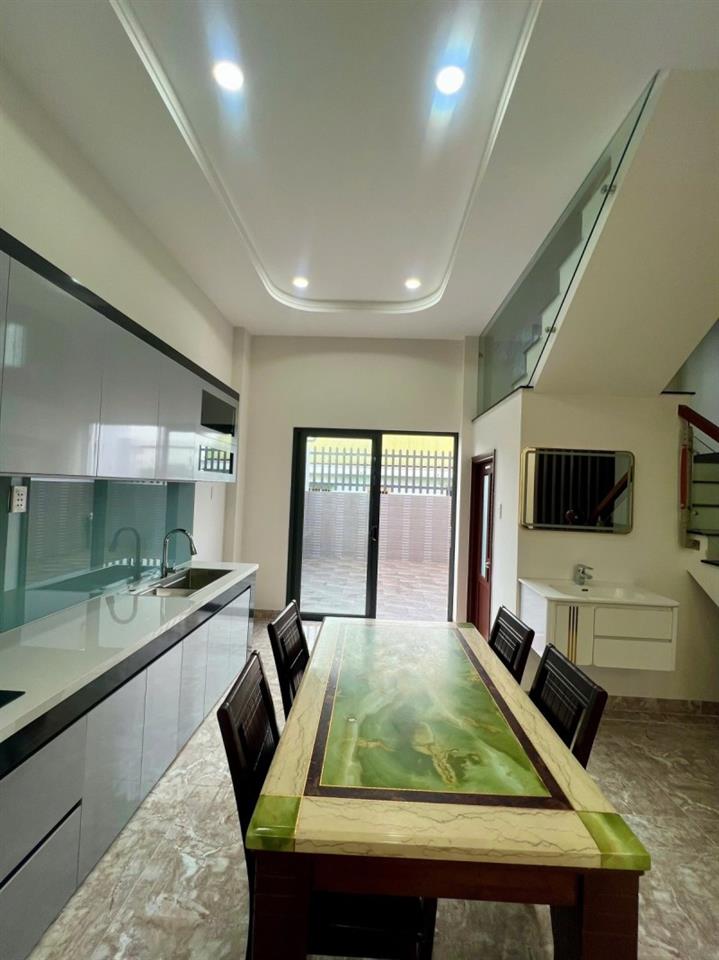 Bán nhà đường số 160, Tăng Nhơn Phú A, Q9, Thủ Đức, TP HCM. DT 75m2, 3 tầng, SH. Giá  6.7