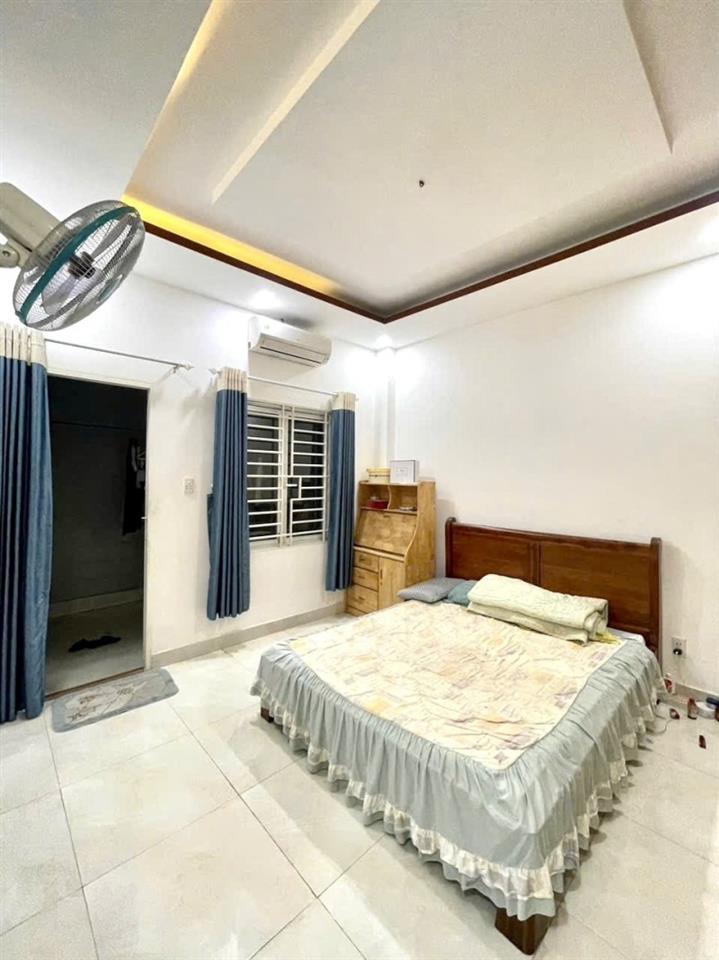 Bán nhà đường ĐT 43, Bình Chiểu, Thủ Đức, TP HCM. DT 52m2, 4 tầng, 4PN, sổ hồng riêng,