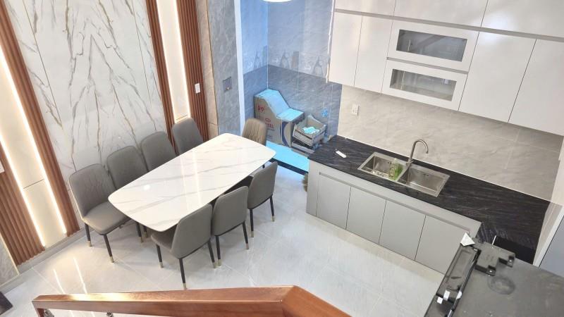 Bán nhà đường ĐT 43, Bình Chiểu, Thủ Đức, TP HCM. DT 52m2, 4 tầng, 4PN, sổ hồng riêng,