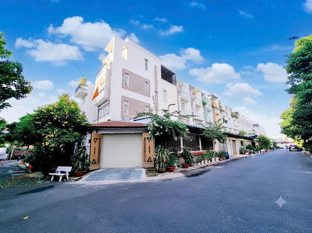 Bán nhà 4 tầng Đường số 7, Tam Bình, Thủ Đức, TP HCM. DT 82m2, sổ hồng riêng, giá 7.68 tỷ.