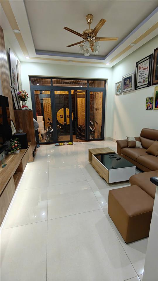 Bán nhà 3 tầng,  đường Tân Hòa 2, Hiệp Phú, Q9. Thủ Đức, TP HCM. DT 72m2, SHR.  Giá 9,4