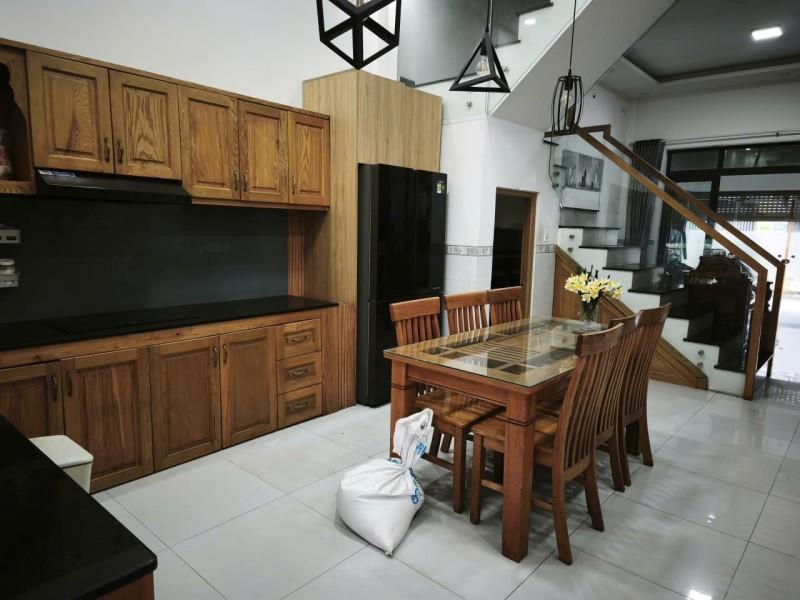 Bán nhà 3 tầng đường Số 11, Linh Xuân, Thủ Đức, TP HCM. DT 65m2, giá 6,88  tỷ, sổ hồng