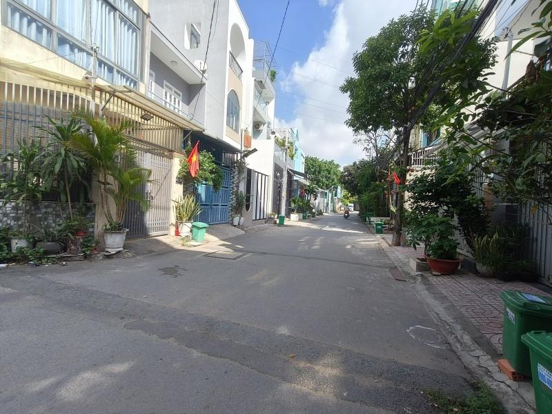 Bán nhà 3 tầng Gò Cát, Phú Hữu, Q9, Thủ Đức, TP HCM. DT 56m2, sổ hồng riêng. Giá 6,97 tỷ.