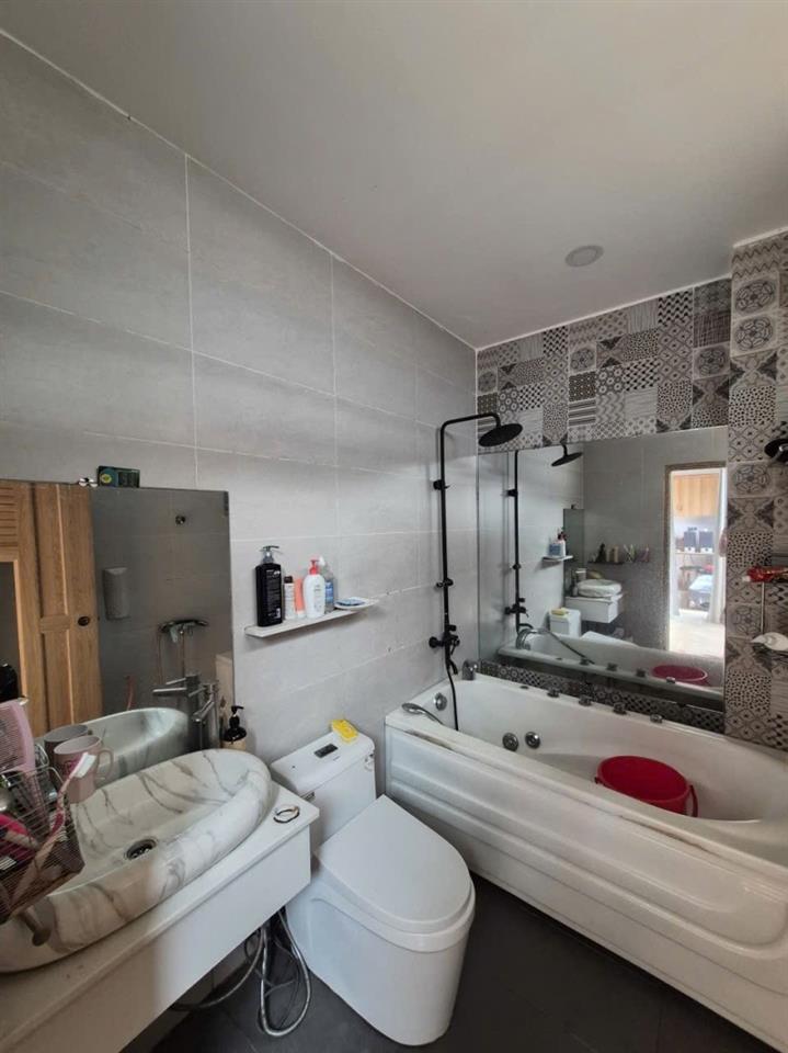 Bán nhà 97m2, 3 tầng, đường 102, Tăng Nhơn Phú A, Q9. Thủ Đức, TP HCM.  Giá 7.78 tỷ.