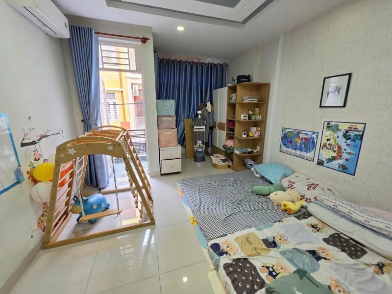 Bán nhà 3 tầng, Quốc Lộ 13, Hiệp Bình Phước, Thủ Đức, TP HCM,  sổ hồng riêng. Giá 7,28 tỷ.