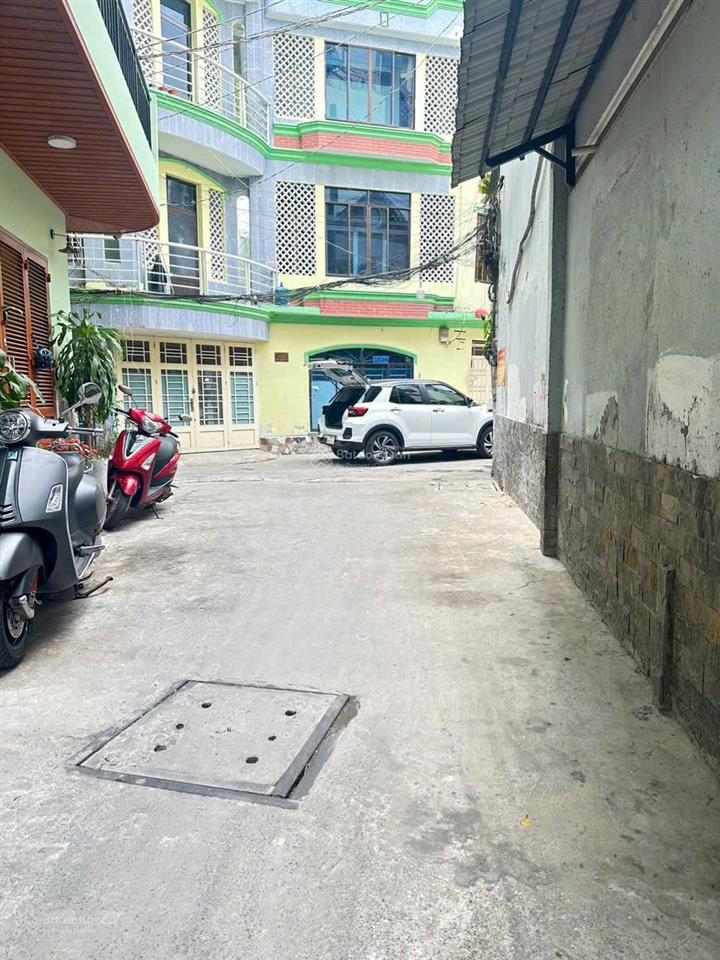 Nhà đẹp nguyễn hữu cảnh 54m2 đất, trệt lầu sân thượng 3pn 3 vệ sinh, xe hơi tới nhà, gần quận 1