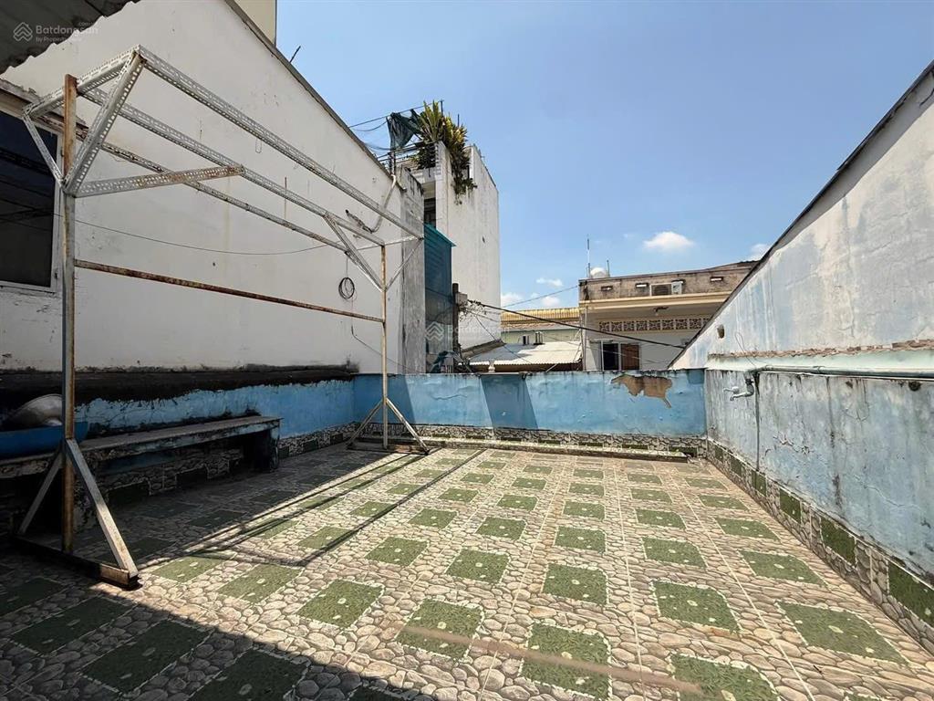 4.9 tỷ nhà bùi quang là dt ngang 4m x 15m trệt lầu 2pn, 2 vệ sinh. vị trí tốt gần bv hồng đức, chợ.
