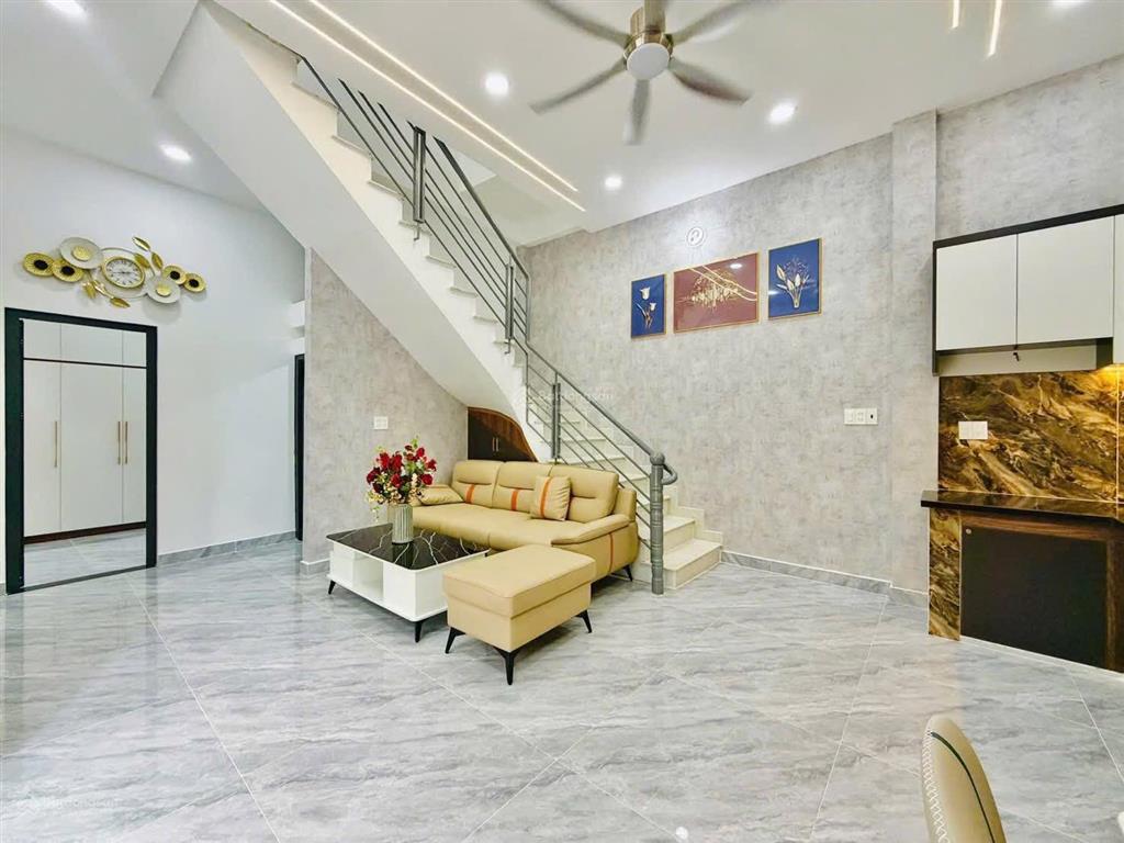 Nhà 103/10 quang trung p8 gv ngang 5.8x10 trệt lầu 3pn 3 vệ sinh. hẻm trước nhà 8m có vỉa hè 5.9 tỷ