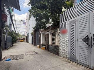 6tỷ390 tl  bán nhà ngay công viên làng hoa 4.5x10 xây 3 tầng btct  hẻm xe hơi 7 sát mặt tiền